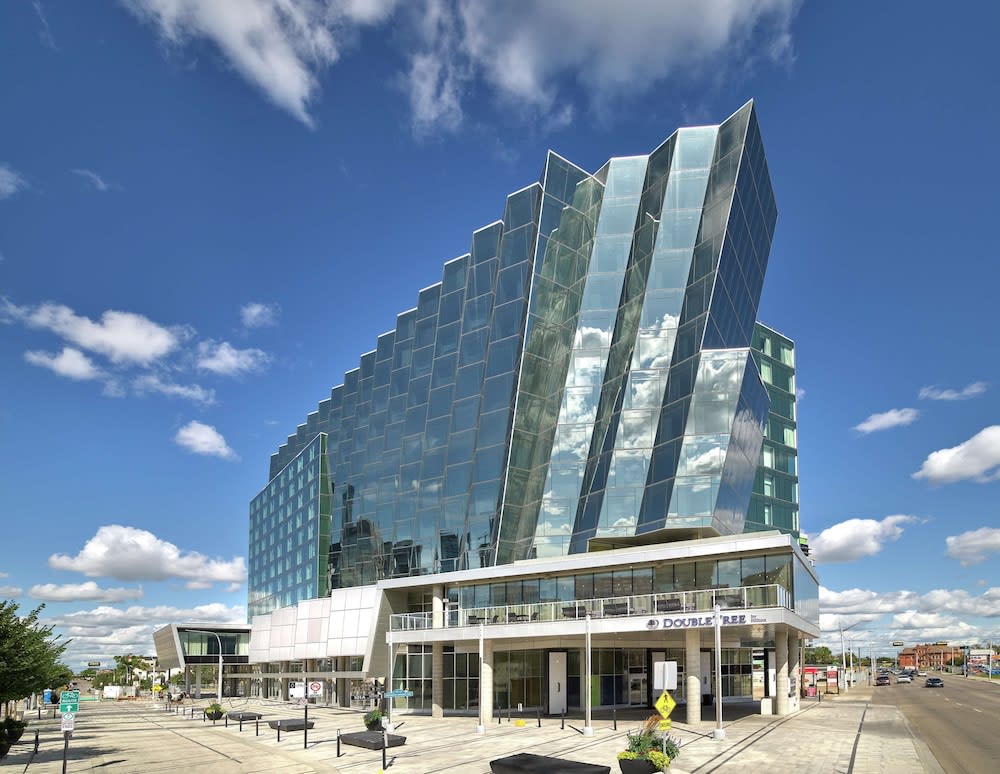 DoubleTree by Hilton Edmonton Downtown 1