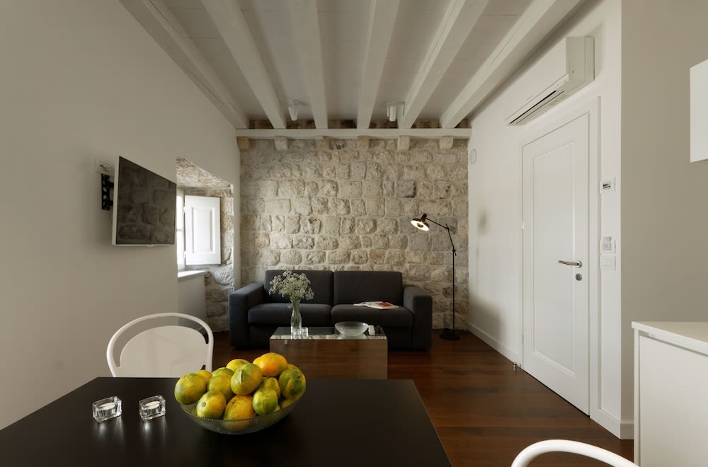 Apartments Eleganca-Comfort One Bedroom Apartment Djelozija 1