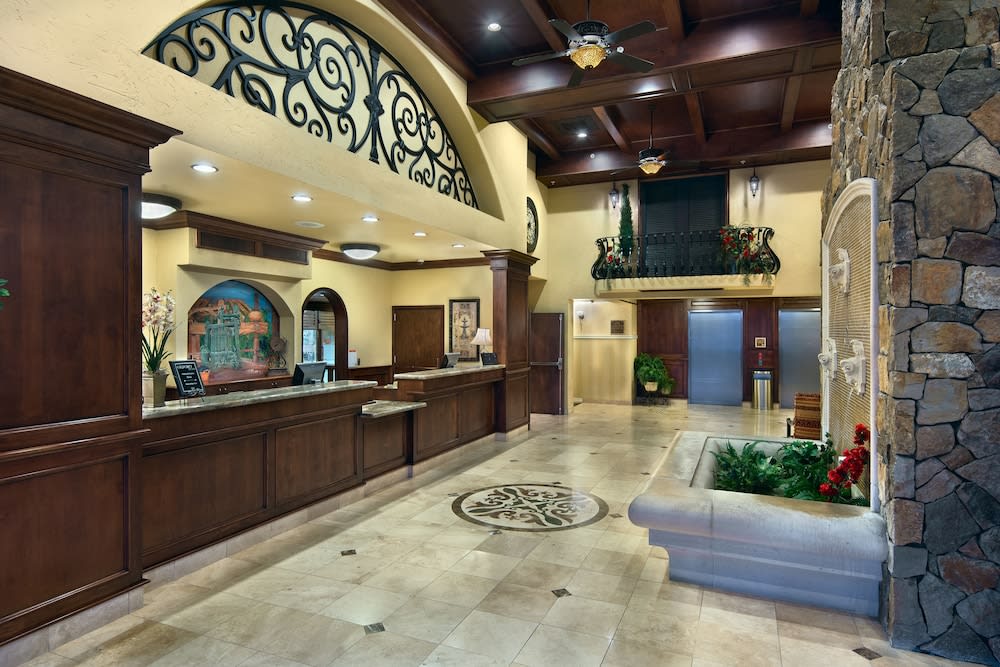 Oxford Suites Boise 2