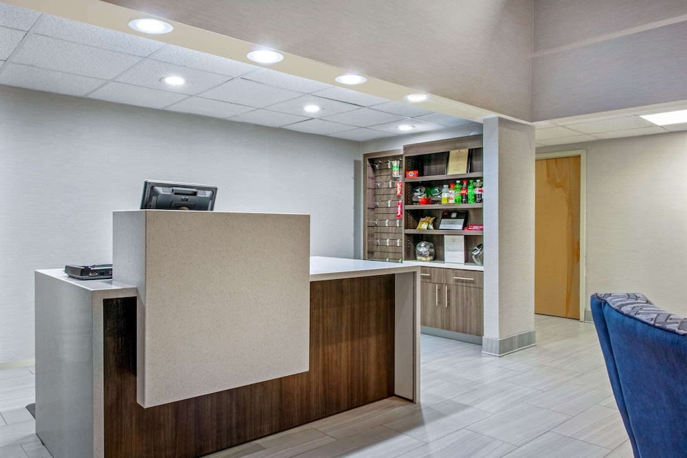 La Quinta Inn by Wyndham Radford 2
