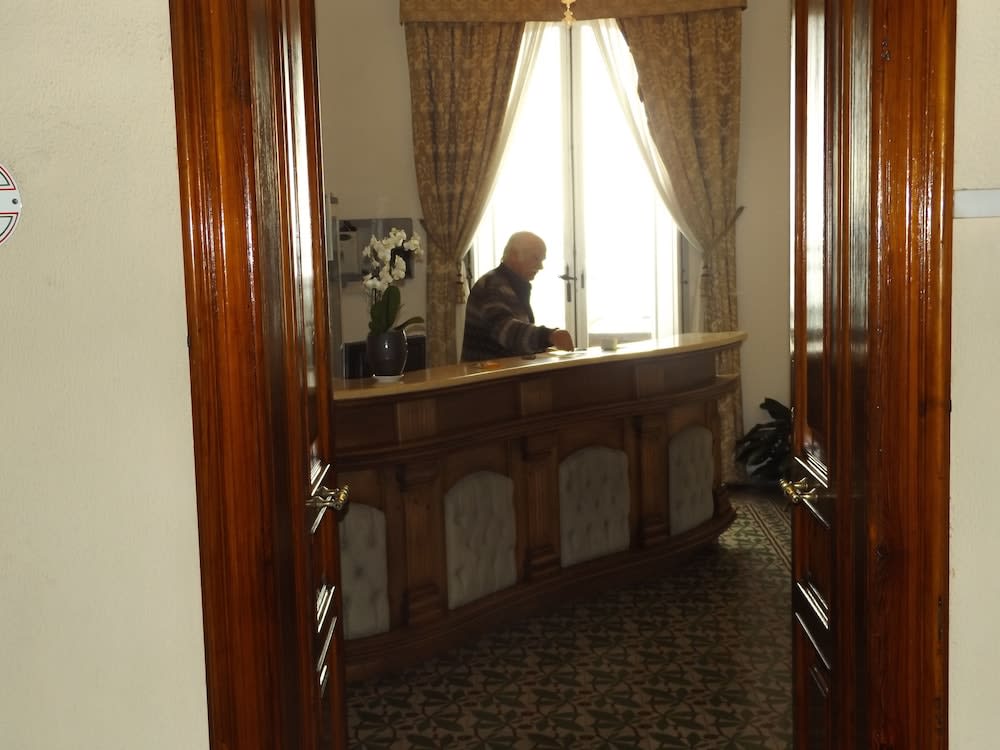 Hotel AeR BJ Vittoria 2