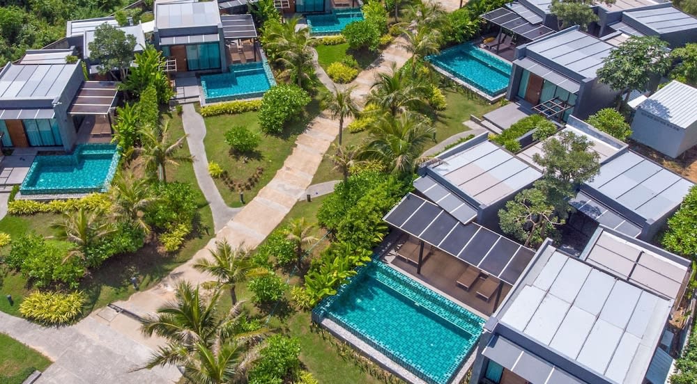 SEAnery Beach Resort 1