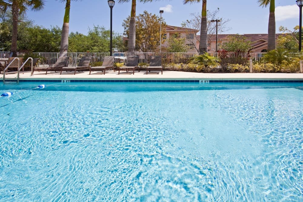 Holiday Inn Express WEST PALM BEACH METROCENTRE by IHG 1