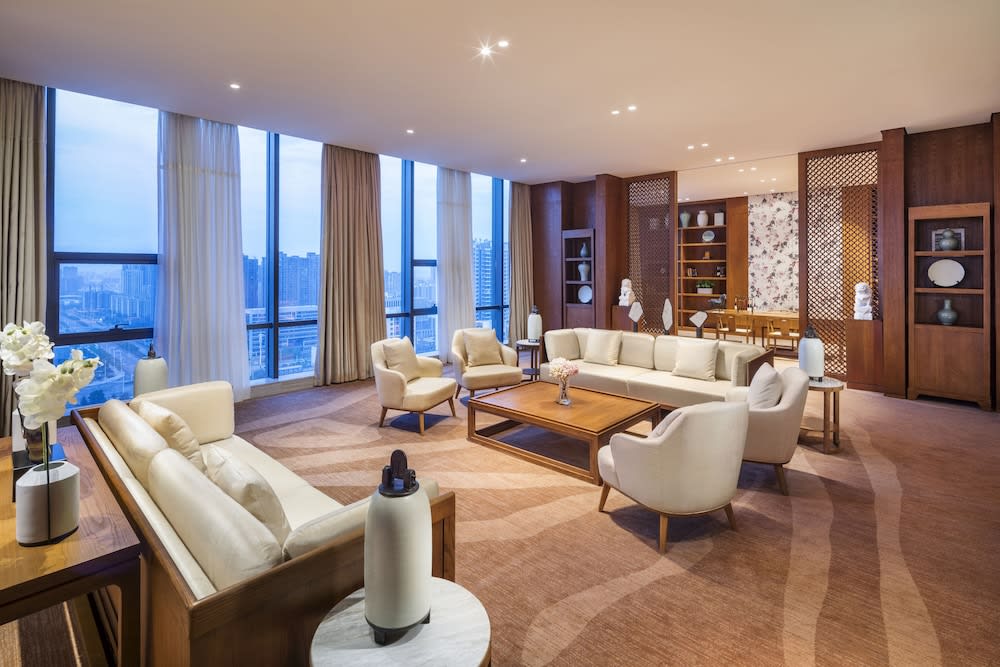 Wyndham Grand Plaza Royale Kaidi 4