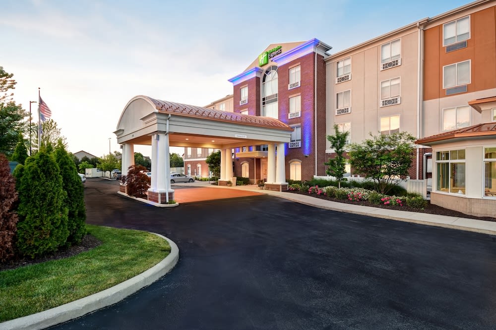 Holiday Inn Express & Suites SCHERERVILLE by IHG 1