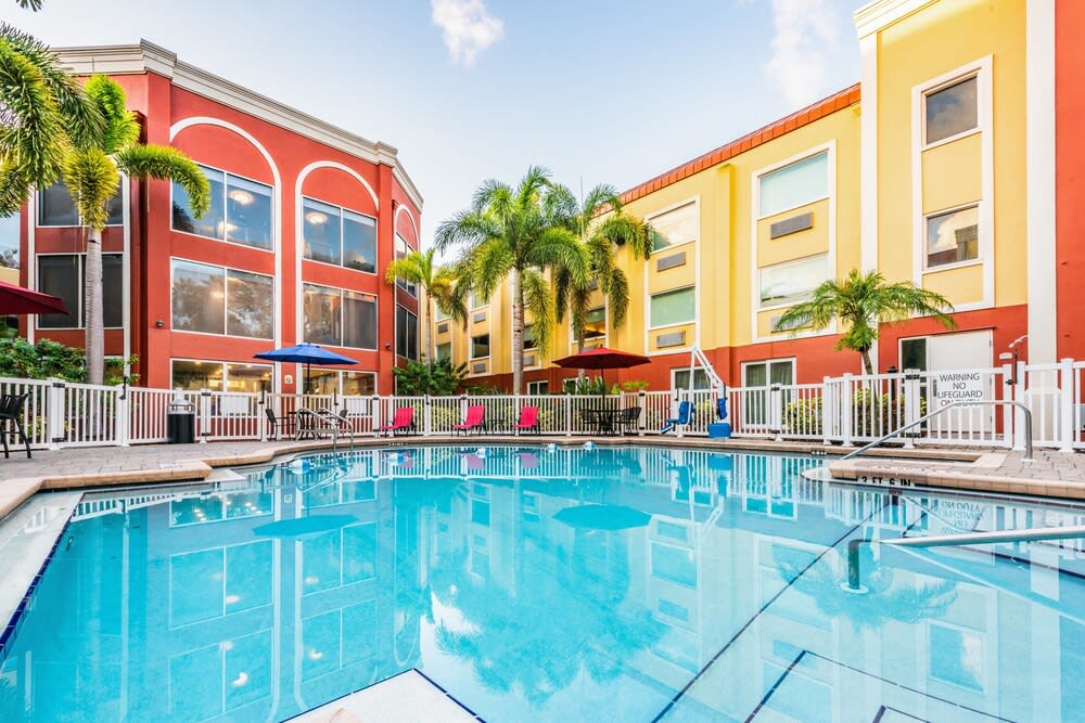 Holiday Inn Express & Suites BRADENTON WEST by IHG 1