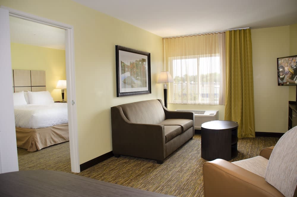 Candlewood Suites - Lancaster West by IHG 2