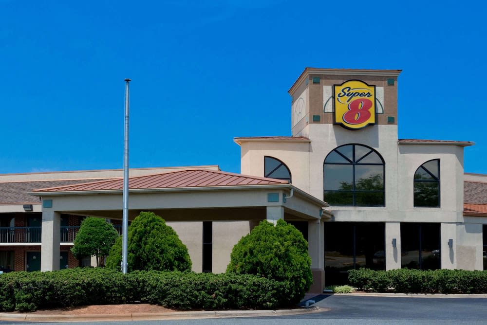 Super 8 by Wyndham Huntersville/Charlotte Area 1