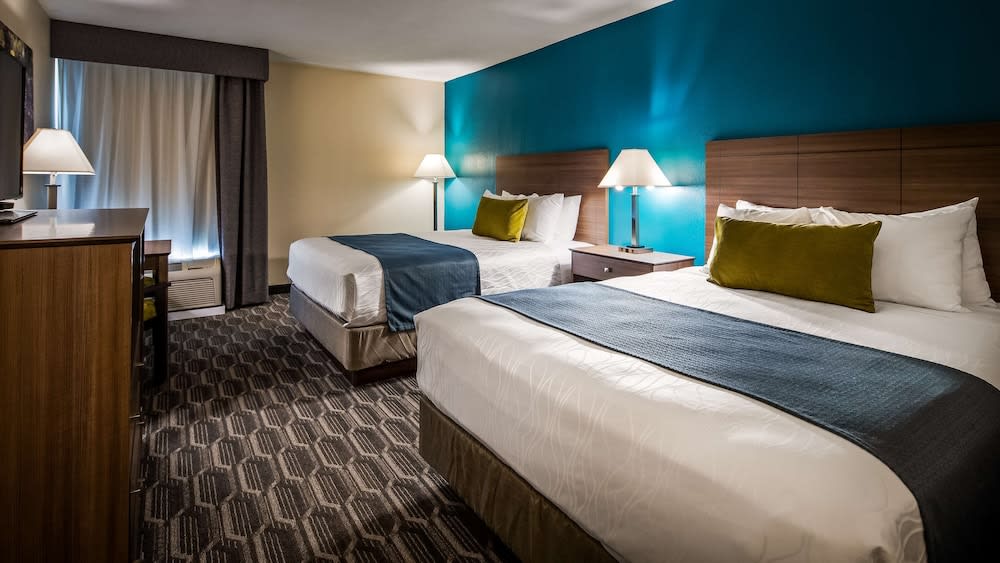 Best Western Plus Yadkin Valley Inn & Suites 5