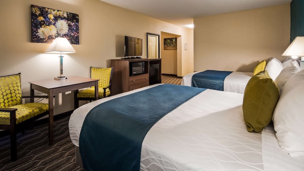 Best Western Plus Yadkin Valley Inn & Suites 3