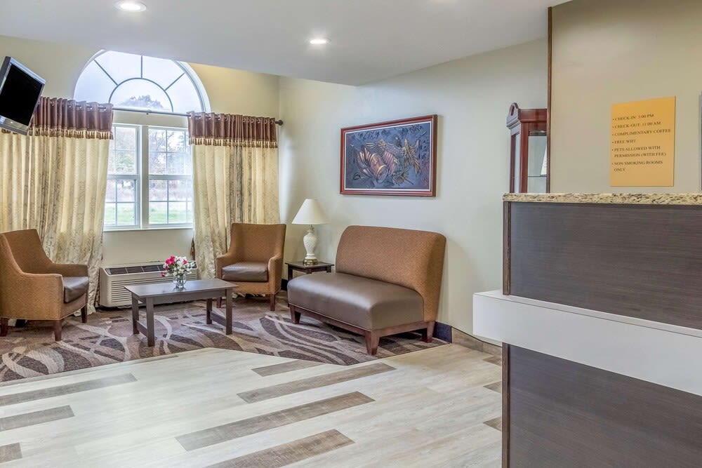 Quality Inn & Suites North Lima - Boardman 2