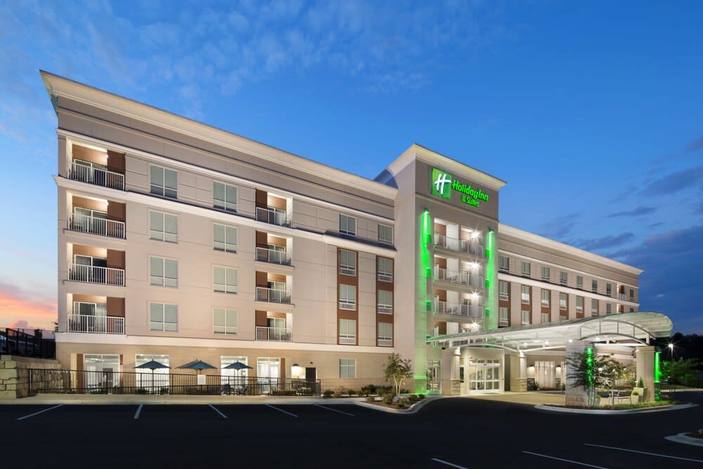Holiday Inn & Suites ARDEN - ASHEVILLE AIRPORT by IHG 1