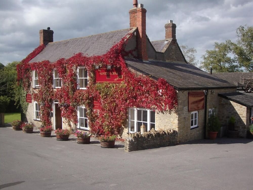Hunters Lodge Inn 1