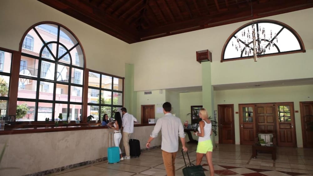 Hotel-Apartamento Las Olas 3