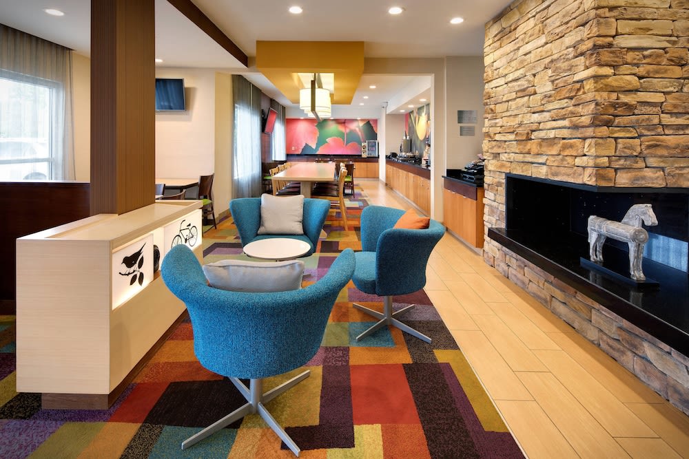 Fairfield Inn and Suites by Marriott Indianapolis Airport 1