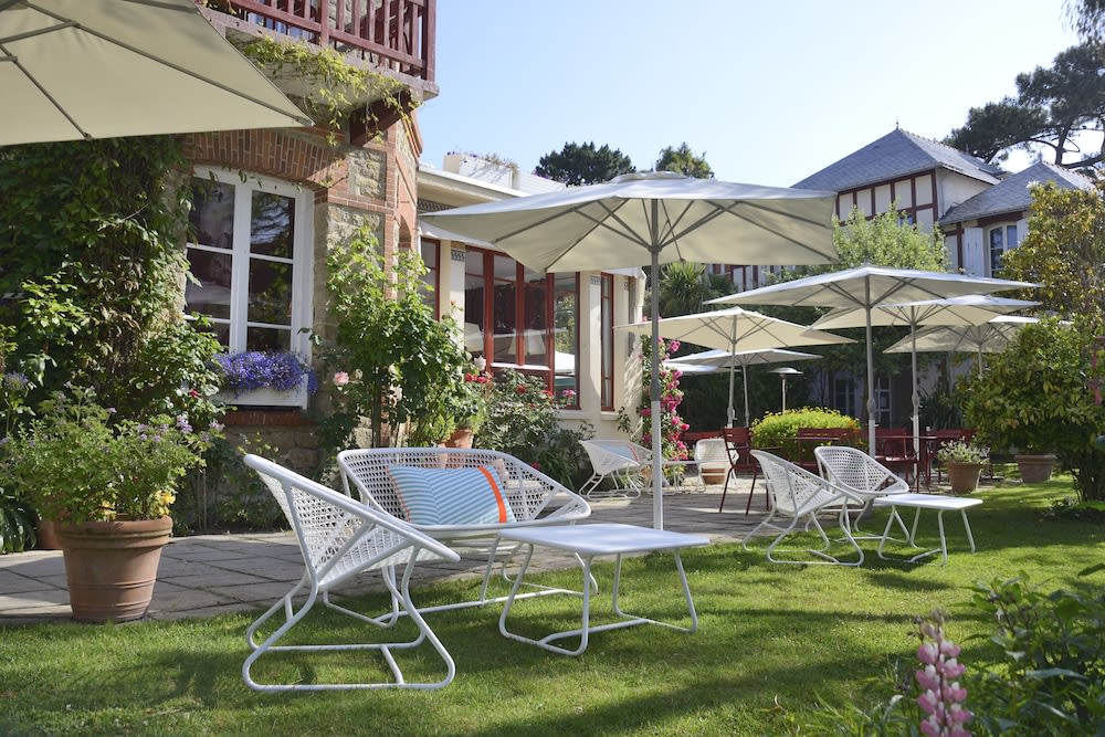Hôtel Le Saint Christophe 1