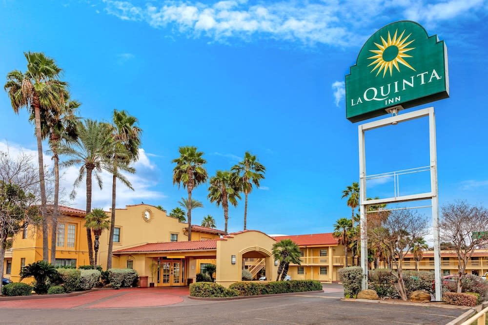 La Quinta Inn by Wyndham Laredo I-35 1