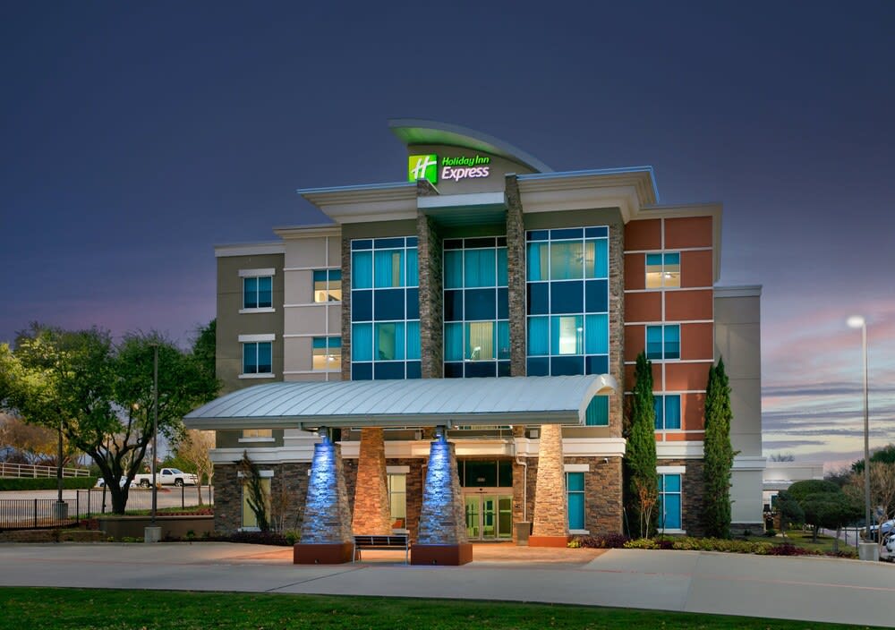Holiday Inn Express & Suites NORTH DALLAS AT PRESTON by IHG 1