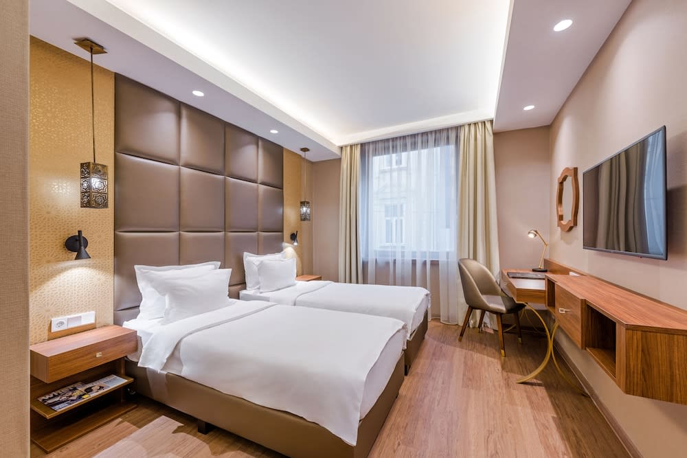 Continental Hotel Budapest 3