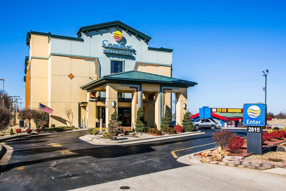 Comfort Inn & Suites Springfield I-44 1