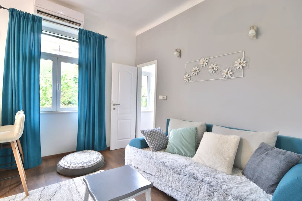 Bluestar close to the Bacvice beach 1