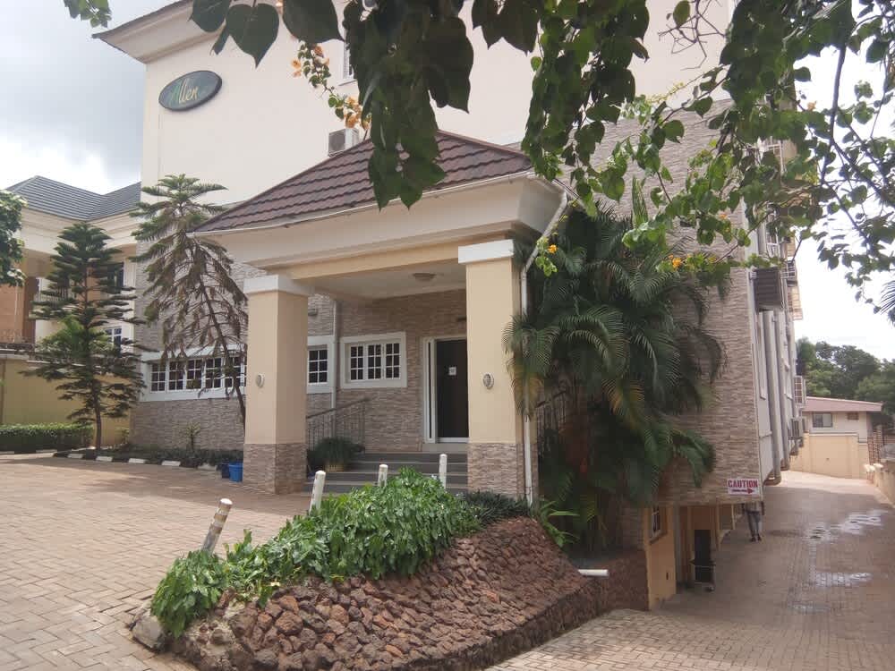Allen Suites 1