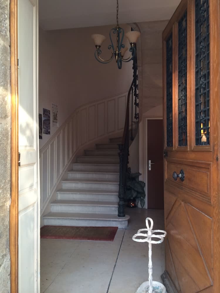 Hôtel des Cymaises 2