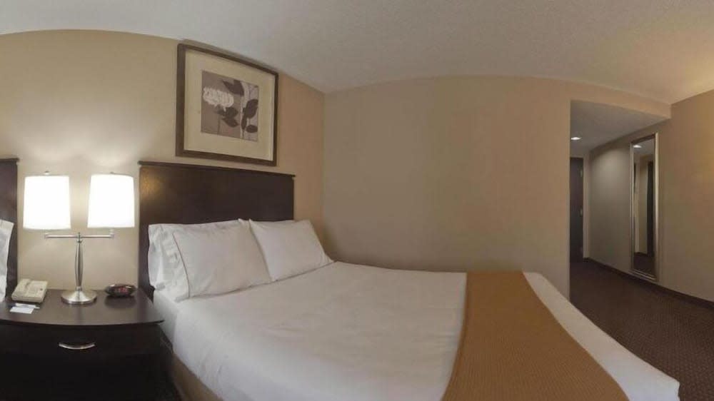 Holiday Inn Express Hotel & Suites Ashtabula-Geneva, an IHG Hotel 5