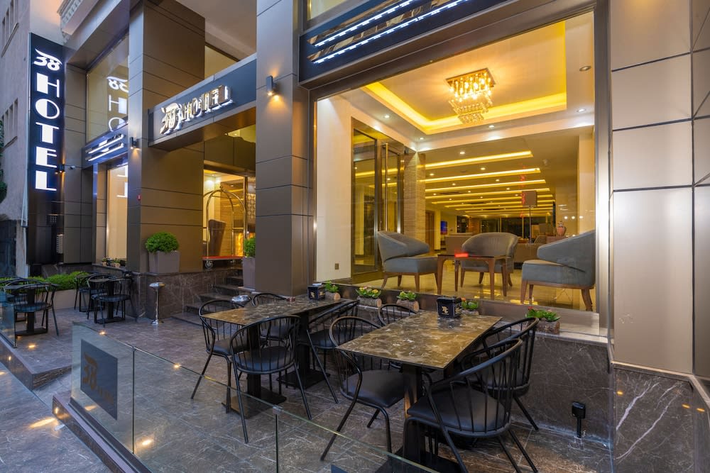 38 Hotel 1