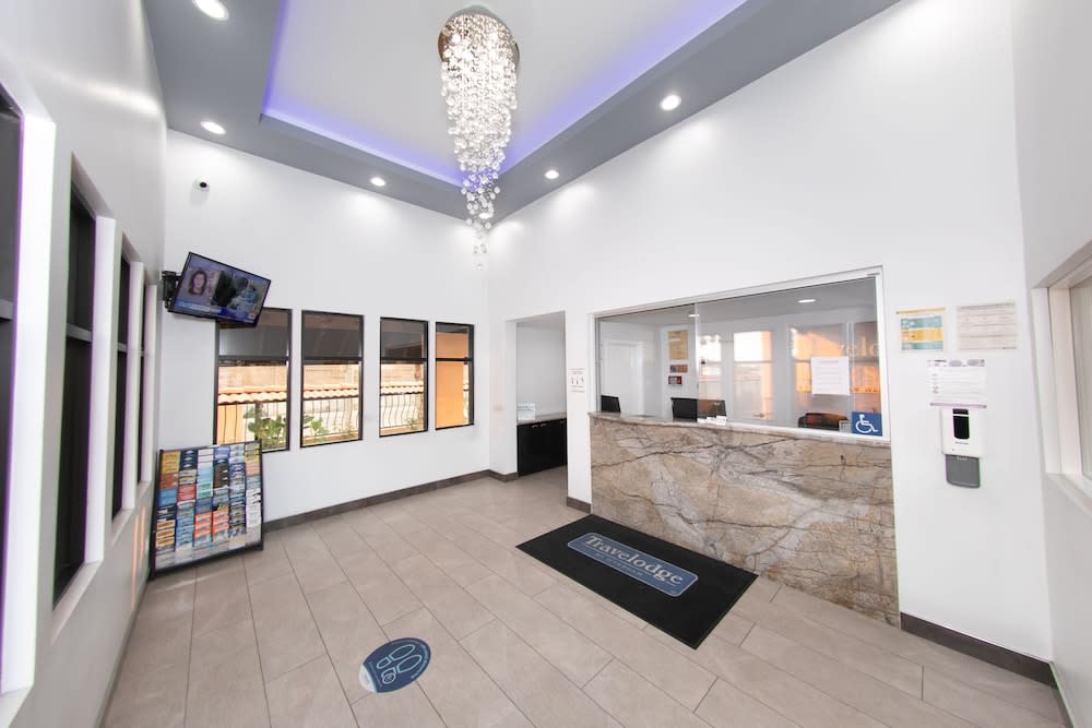 Travelodge Inn & Suites by Wyndham West Covina 2