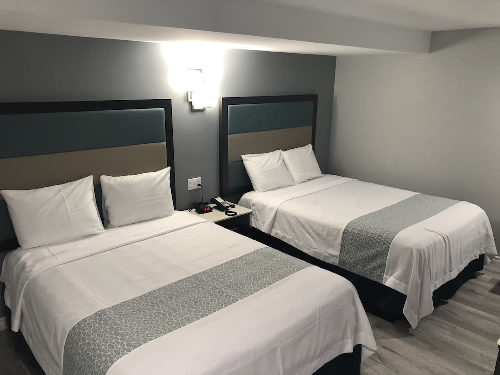 Travelodge Inn & Suites by Wyndham West Covina 4