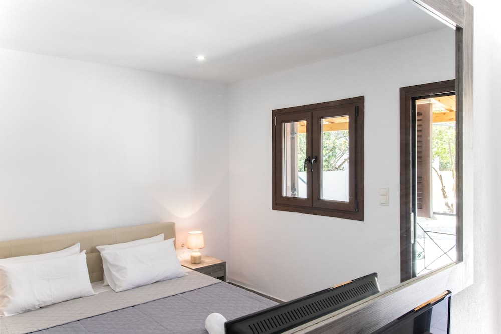 STRAWBERRY Skiathos 5