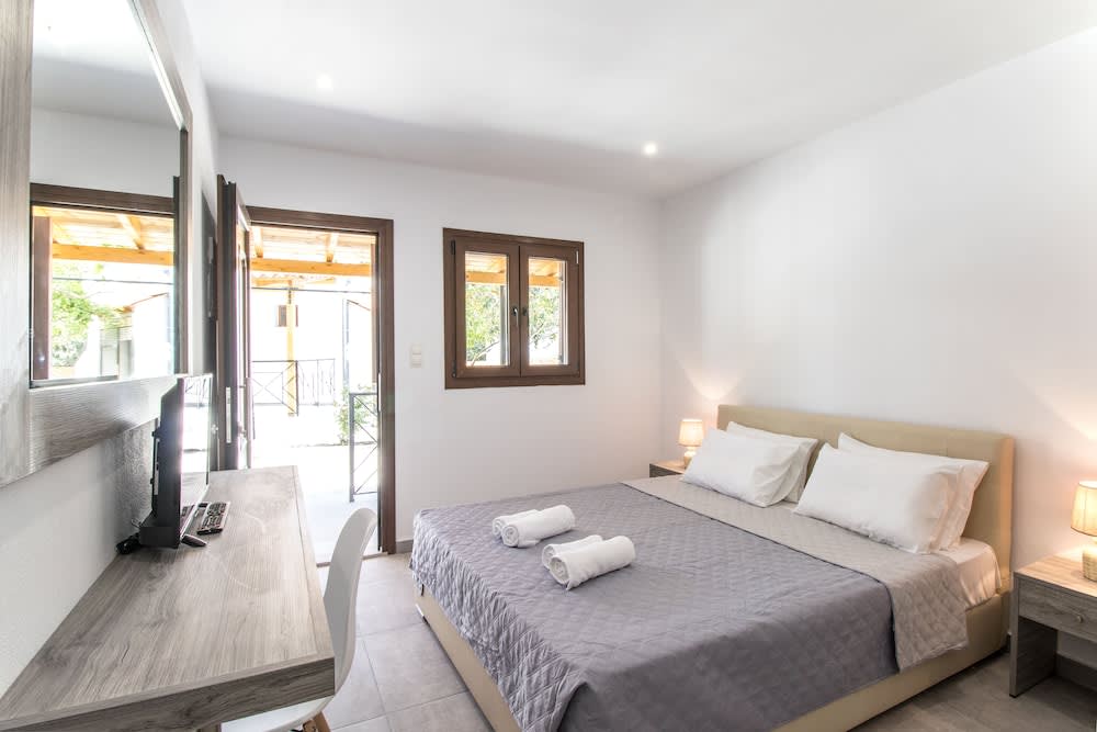 STRAWBERRY Skiathos 3