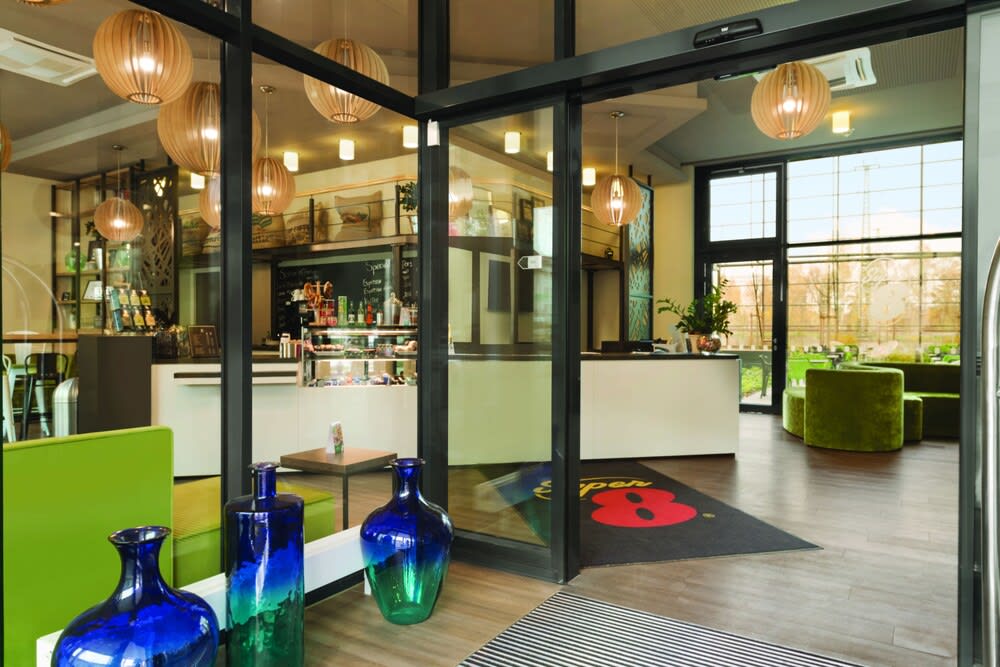 Super 8 by Wyndham Hamburg Mitte 2