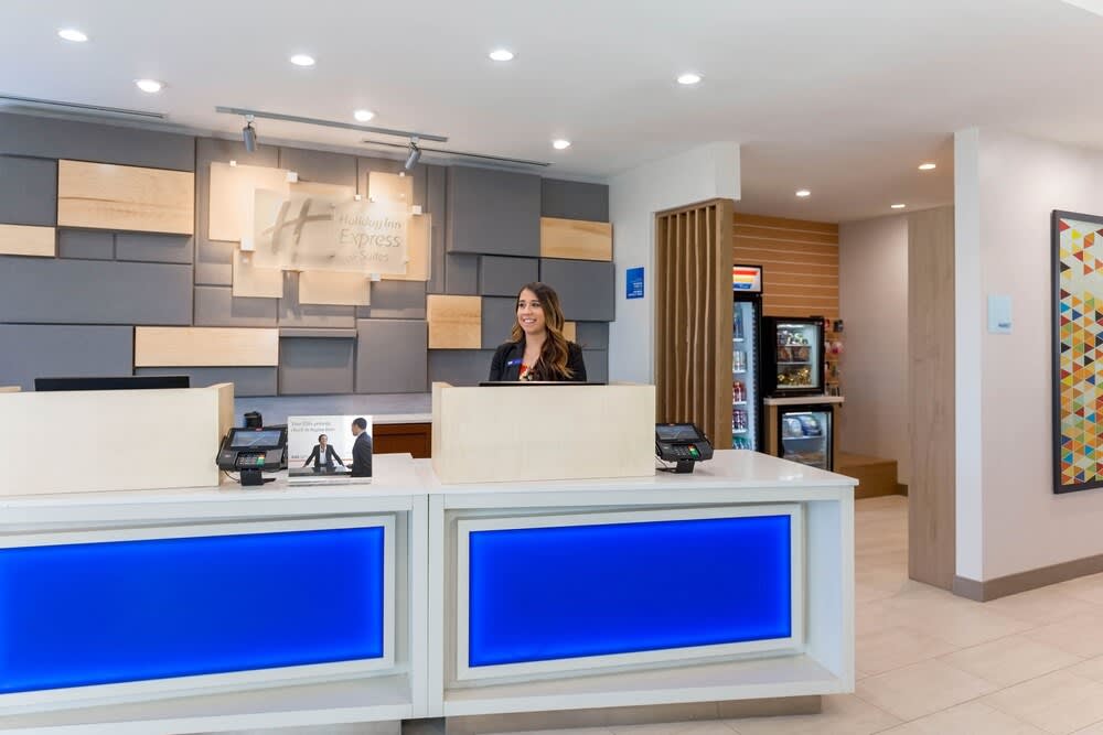Holiday Inn Express & Suites CHICAGO O'HARE AIRPORT by IHG 2