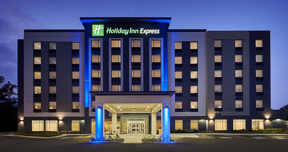 Holiday Inn Express SARNIA - POINT EDWARD by IHG 1
