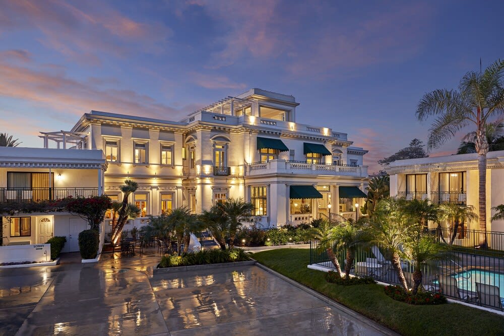 Glorietta Bay Inn 1