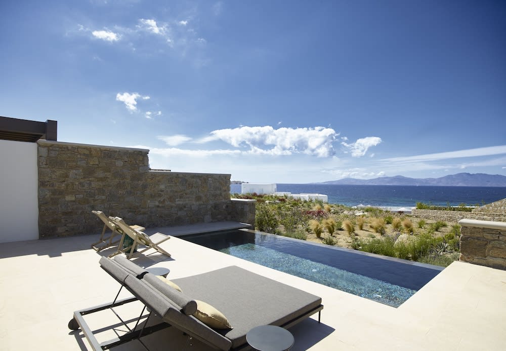 Bonzoe Suites & Villas 1