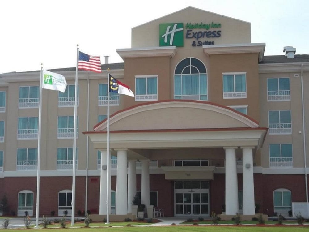 Holiday Inn Express & Suites SMITHFIELD - SELMA I-95 by IHG 1