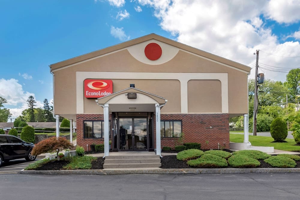 Econo Lodge Dewitt I-90 1