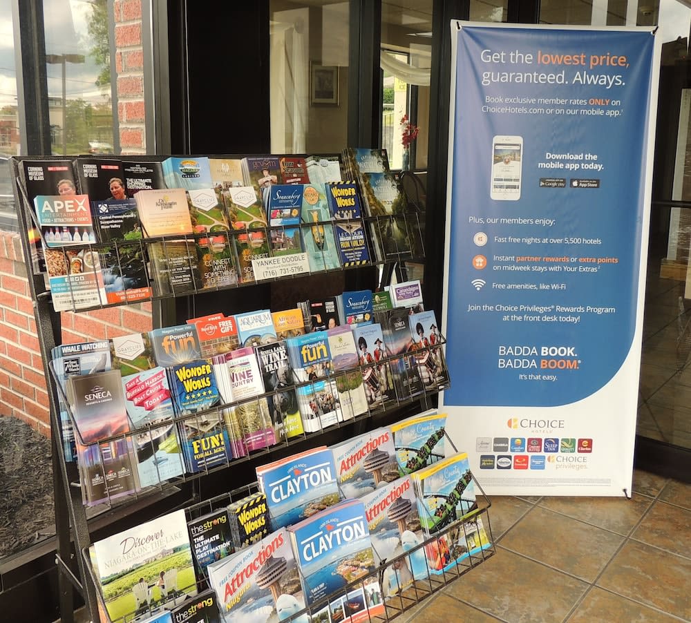 Econo Lodge Dewitt I-90 2