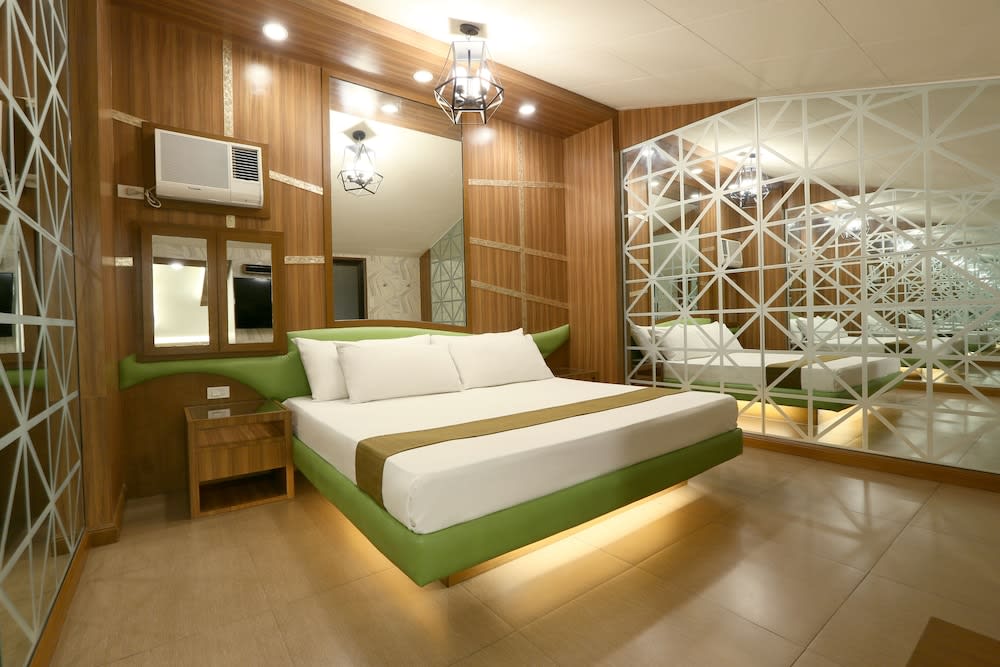 Hotel Ava Cuneta 1
