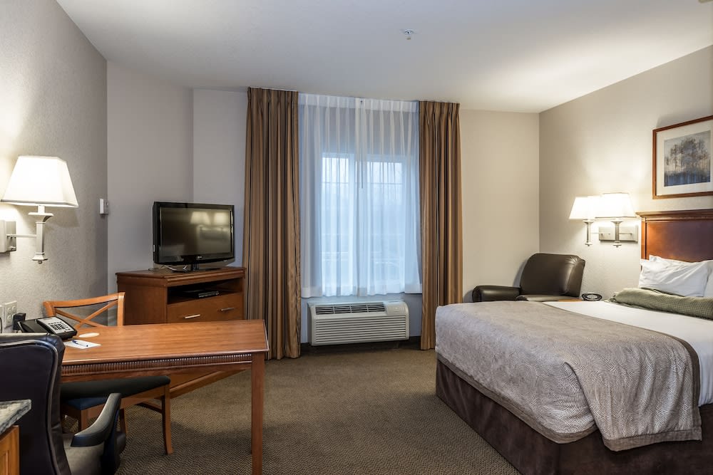 Candlewood Suites Burlington South by IHG 5