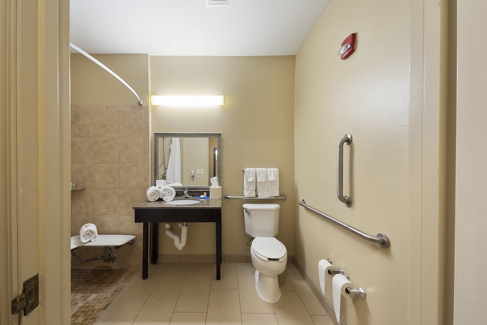 Holiday Inn Express Bloomington West by IHG 5