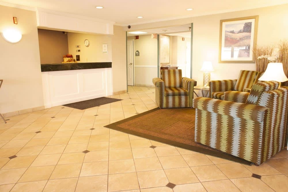 La Quinta by Wyndham Chicago Gurnee 2