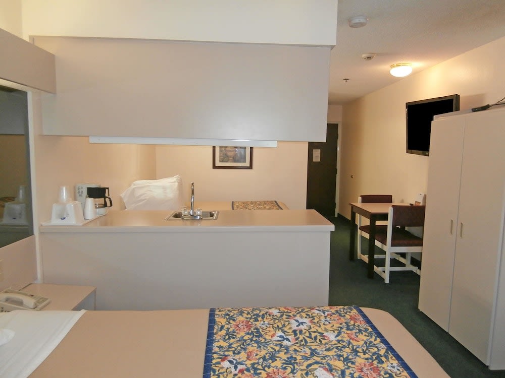 Americas Best Value Inn & Suites McDonough 2