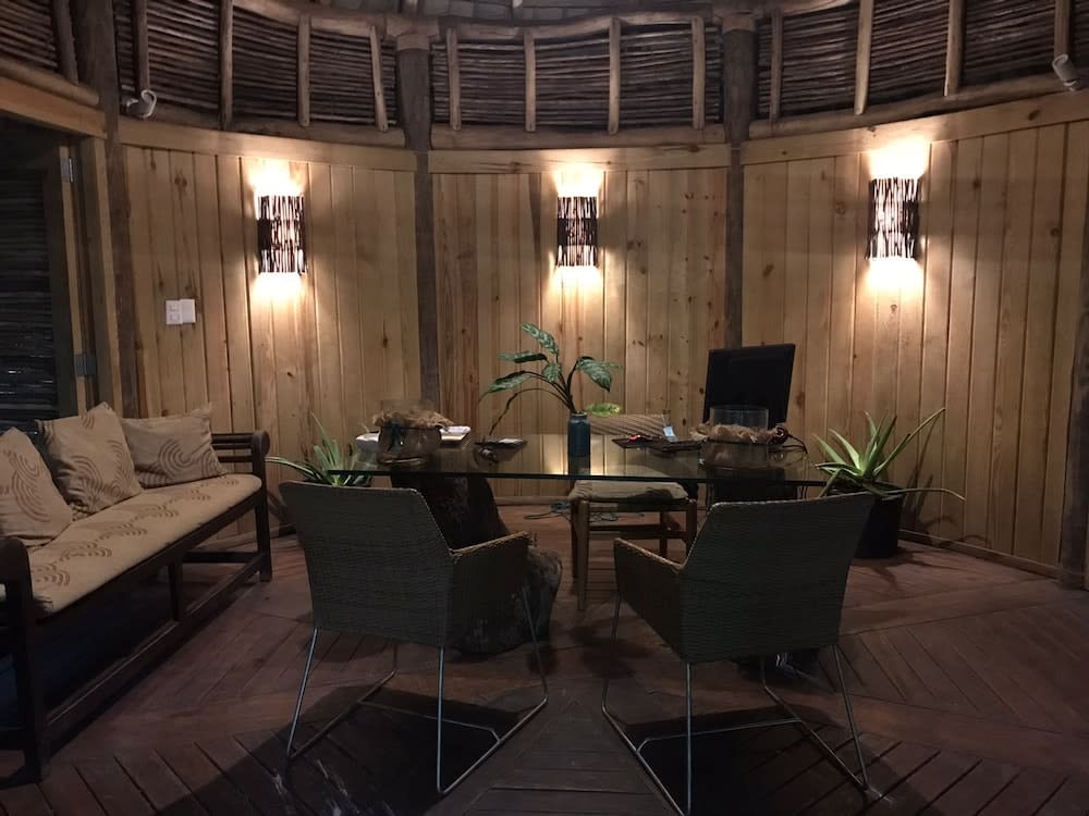 Casa Bonita Tropical Lodge 2