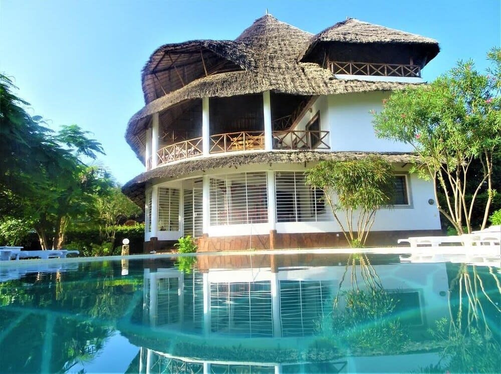 Room in B&B - Watamu, Nestled Between Pristine Beaches and Lush Tropical Forest 1