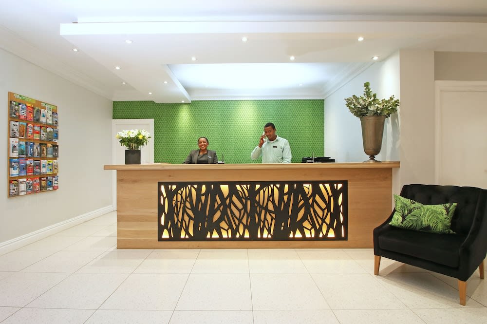 Hollow on the Square City Hotel CBD 2