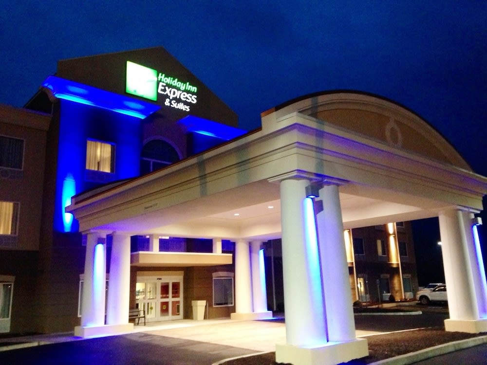 Holiday Inn Express & Suites UTICA by IHG 1